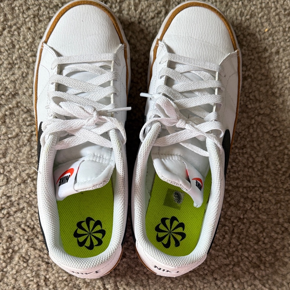 Nike Court legacy 9 White Sneakers women's 9